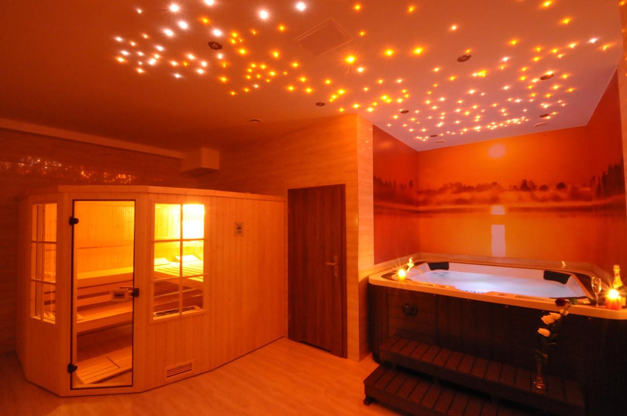 Hotel Santa Monica Mikołajki Luaran gambar