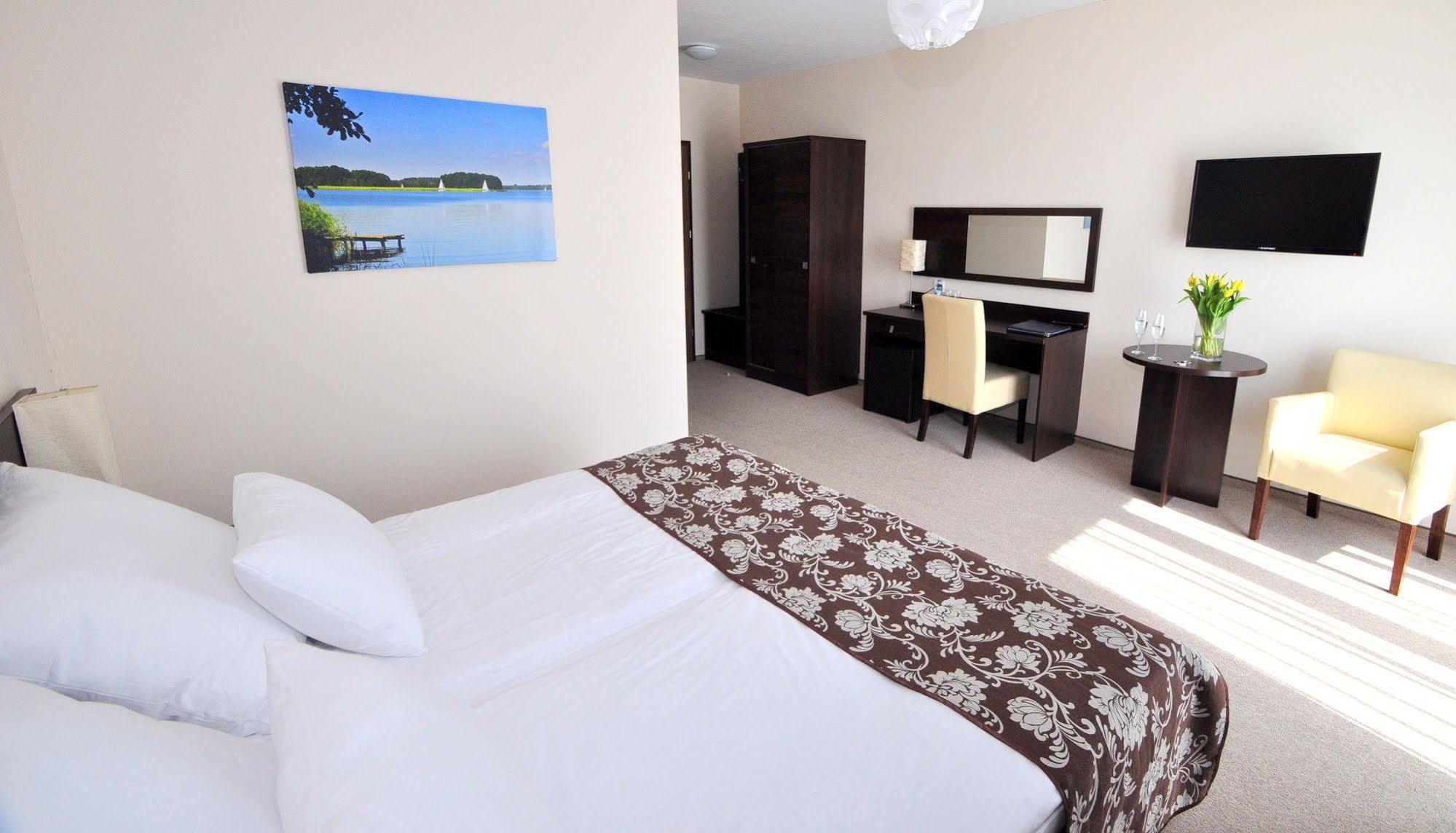 Hotel Santa Monica Mikołajki Luaran gambar